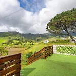 Casa Xadrez Povoacao (Sao Miguel)