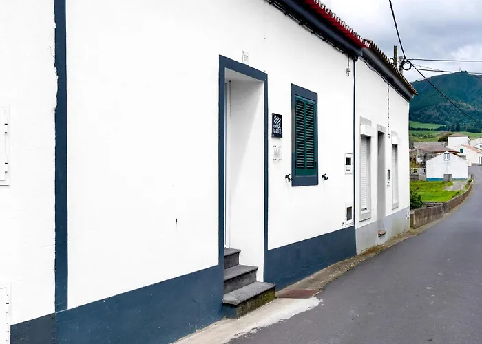 Casa Xadrez Povoacao (Sao Miguel)